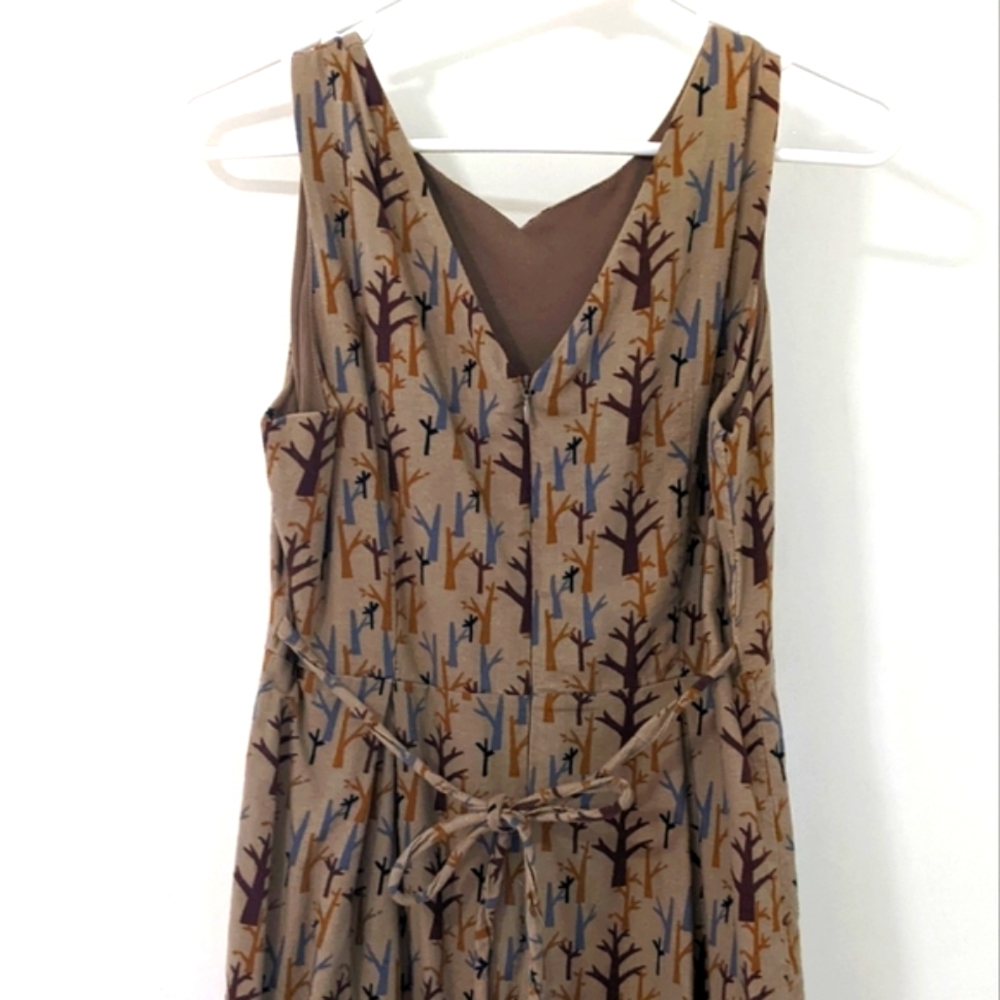 Sleeveless Tan Tree-Print Midi Dress - Picture 6 of 7